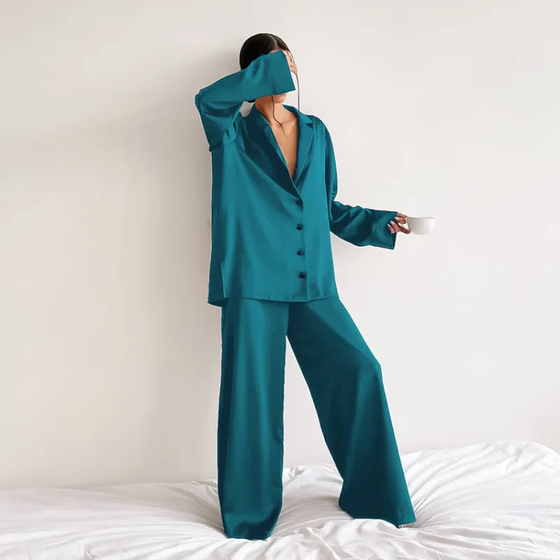 Elegant Women's Oversized Pajamas - Luxurious Comfort