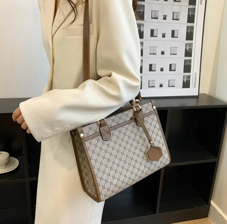 Sac bandoulière chic et urbain en cuir PU
