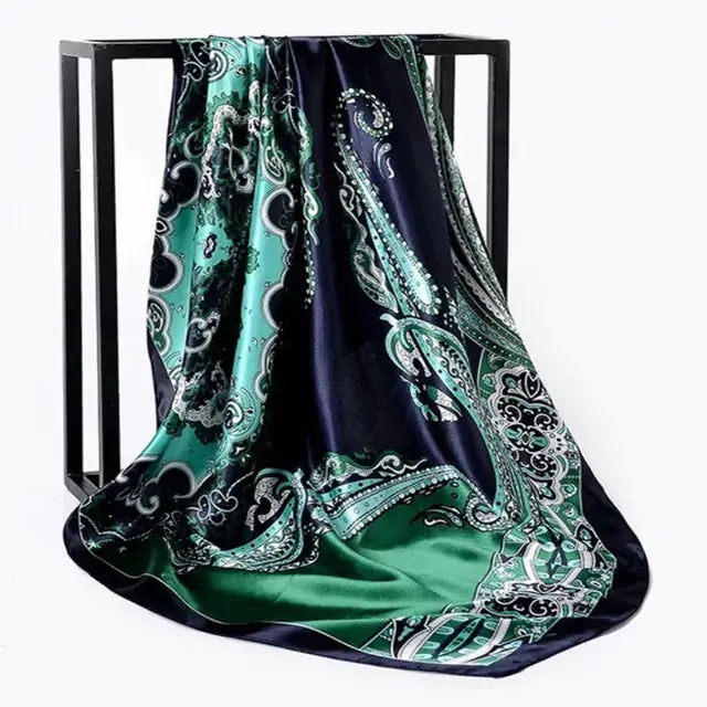 Écharpe en soie élégante pour femme - Luxueuse et polyvalente