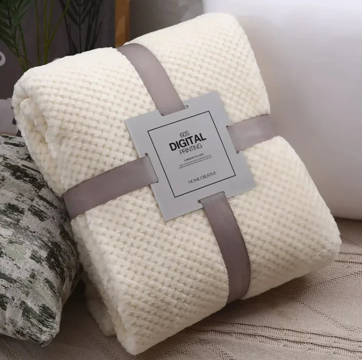 Luxurious Coral Fleece Sofa Throw – Pineapple Grid Design