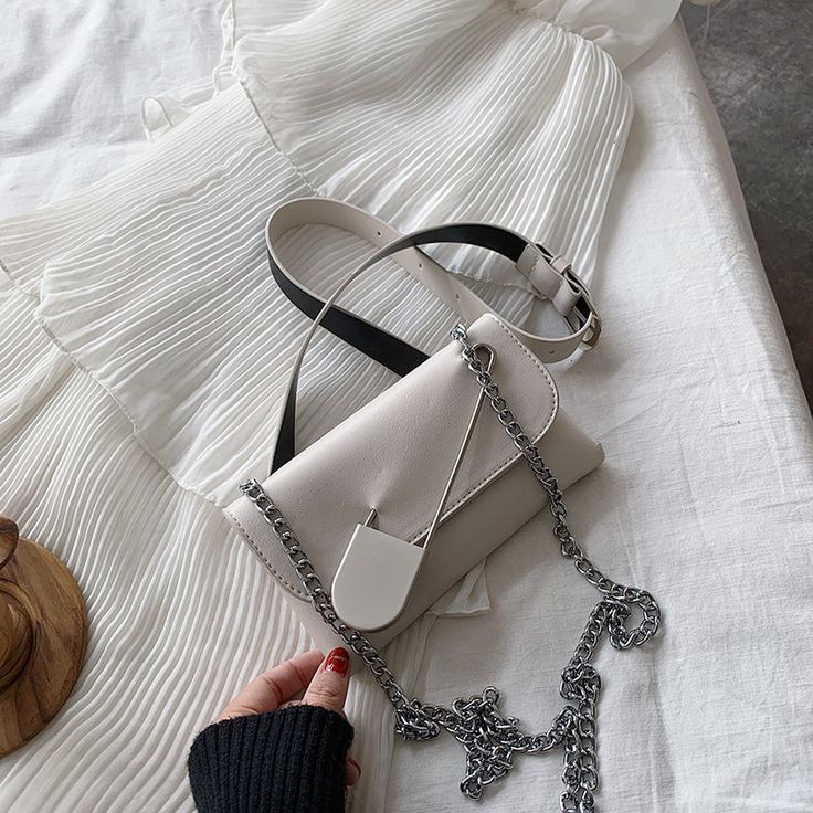 Chic Women's Crossbody Bag with Adjustable Chain Strap