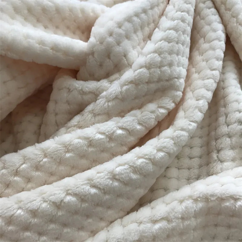 Luxurious Coral Fleece Sofa Throw – Pineapple Grid Design