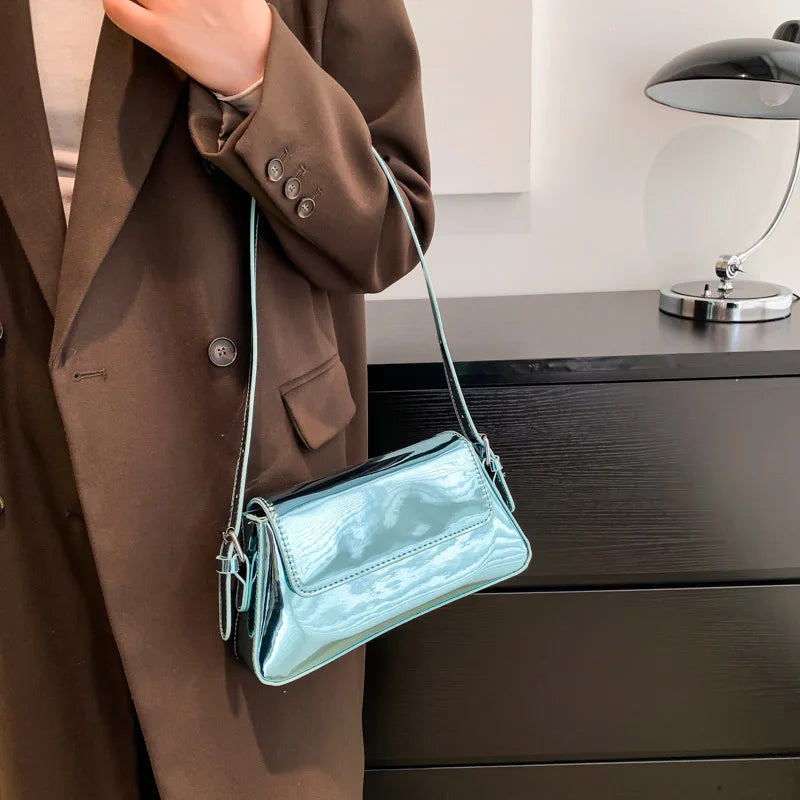 Elegant Flip Messenger Bag for Women - Chic Underarm Shoulder Style