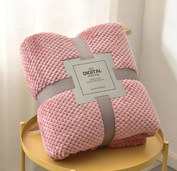 Luxurious Coral Fleece Sofa Throw – Pineapple Grid Design