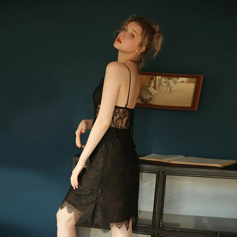 Robe de nuit cami à encolure en V élégante - Loungewear féminine élégante 