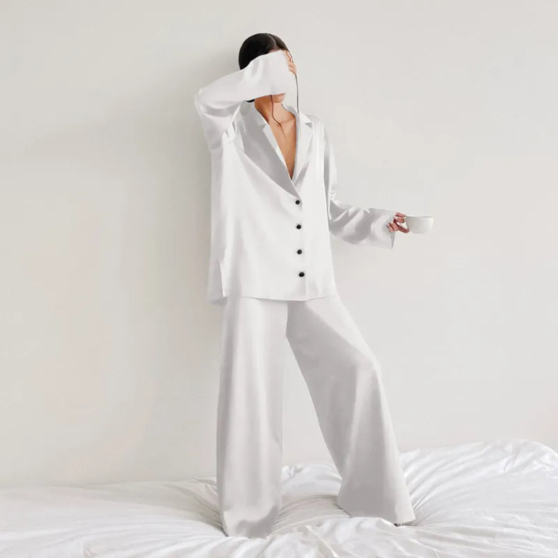 Elegant Women's Oversized Pajamas - Luxurious Comfort
