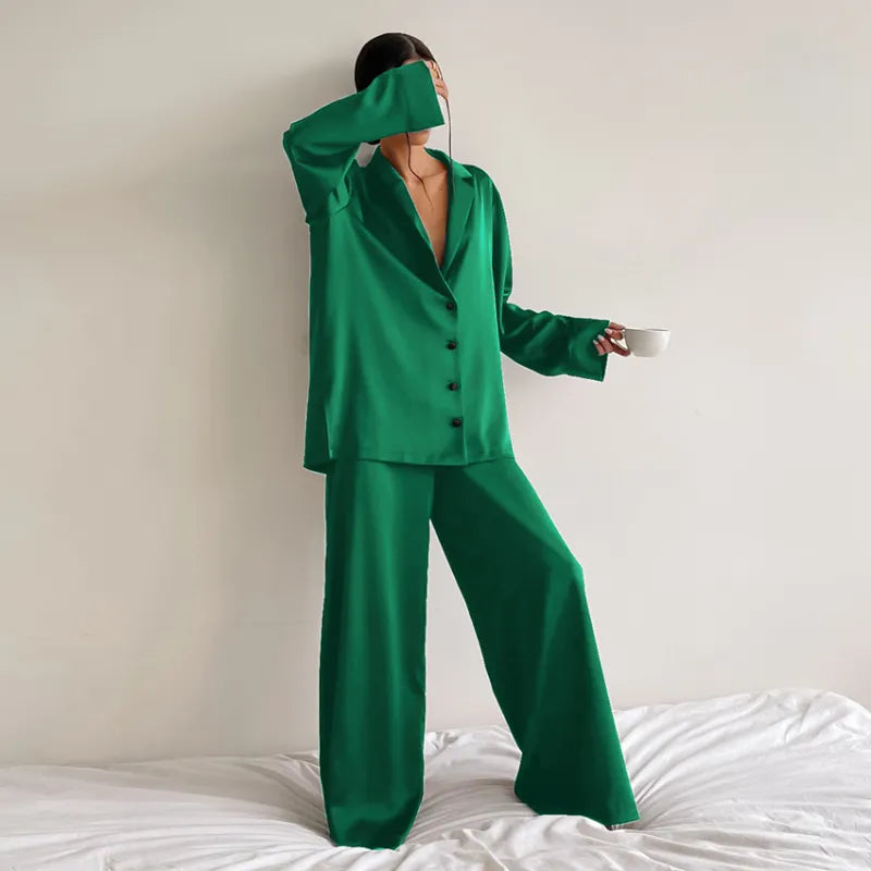 Elegant Women's Oversized Pajamas - Luxurious Comfort