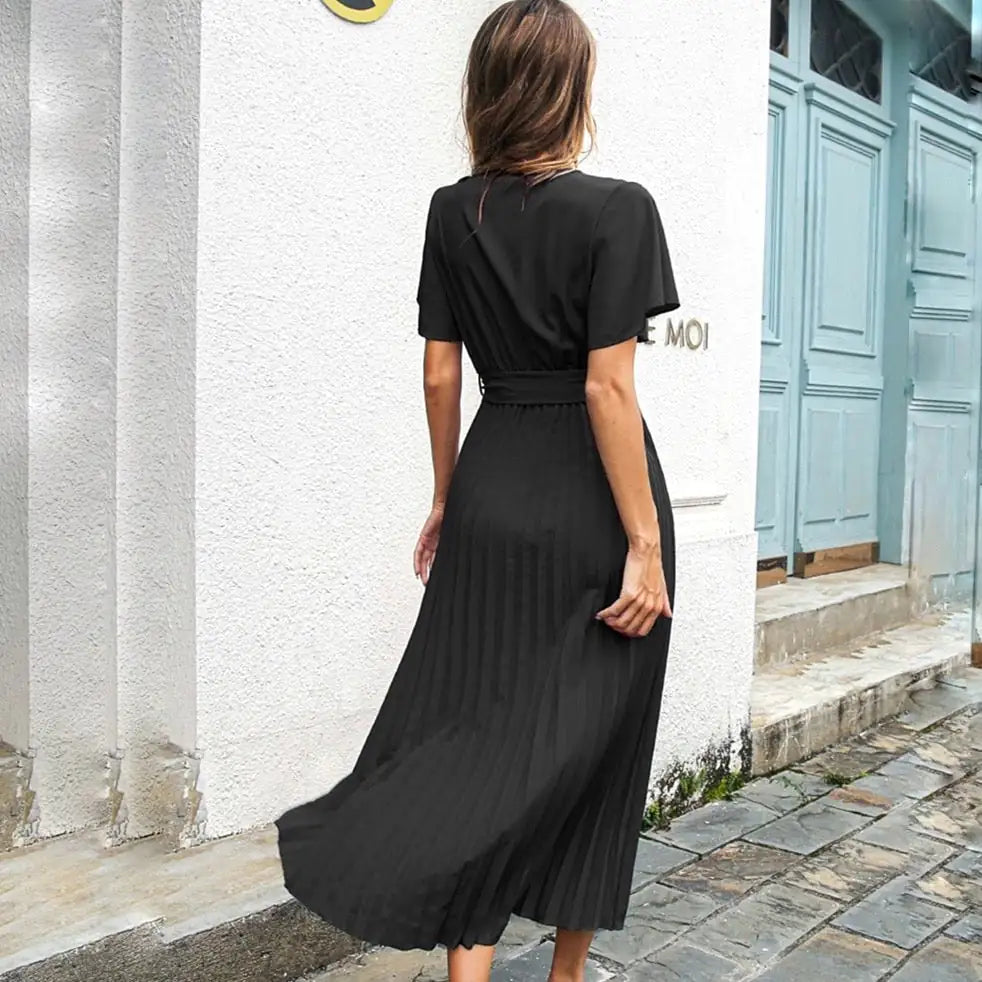 Robe mi-longue plissée chic Diana - Élégance à manches courtes