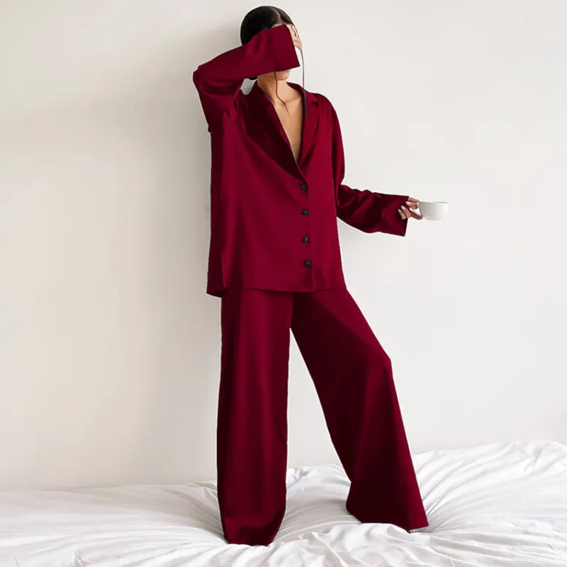 Elegant Women's Oversized Pajamas - Luxurious Comfort