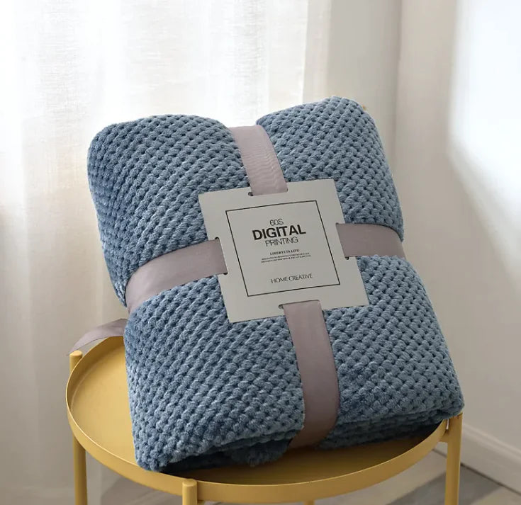 Luxurious Coral Fleece Sofa Throw – Pineapple Grid Design