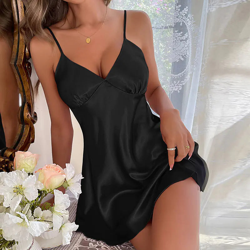 Robe de nuit en soie glacée sans dos chic 