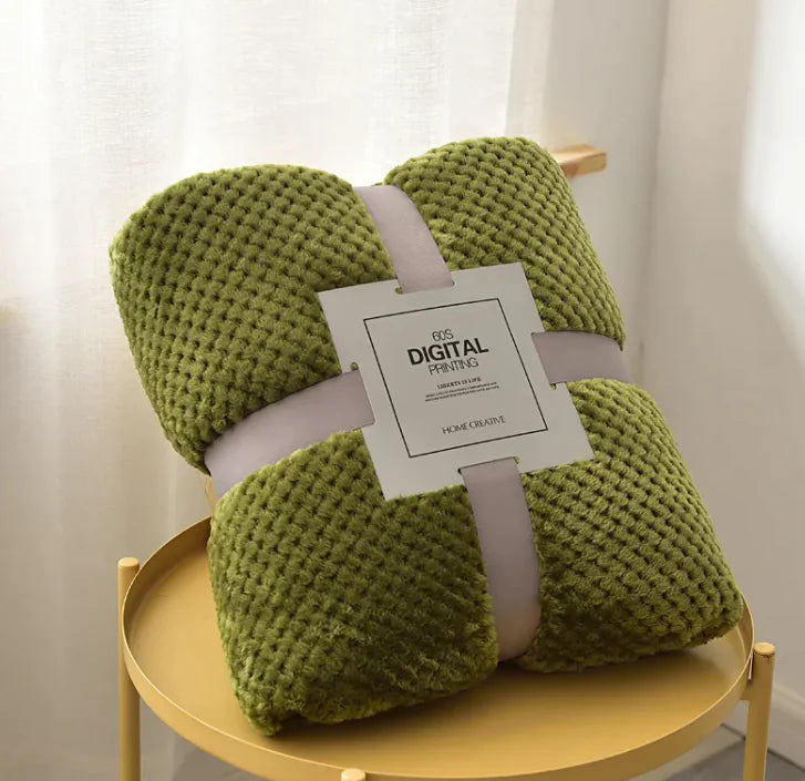 Luxurious Coral Fleece Sofa Throw – Pineapple Grid Design