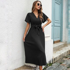 Robe mi-longue plissée chic Diana - Élégance à manches courtes
