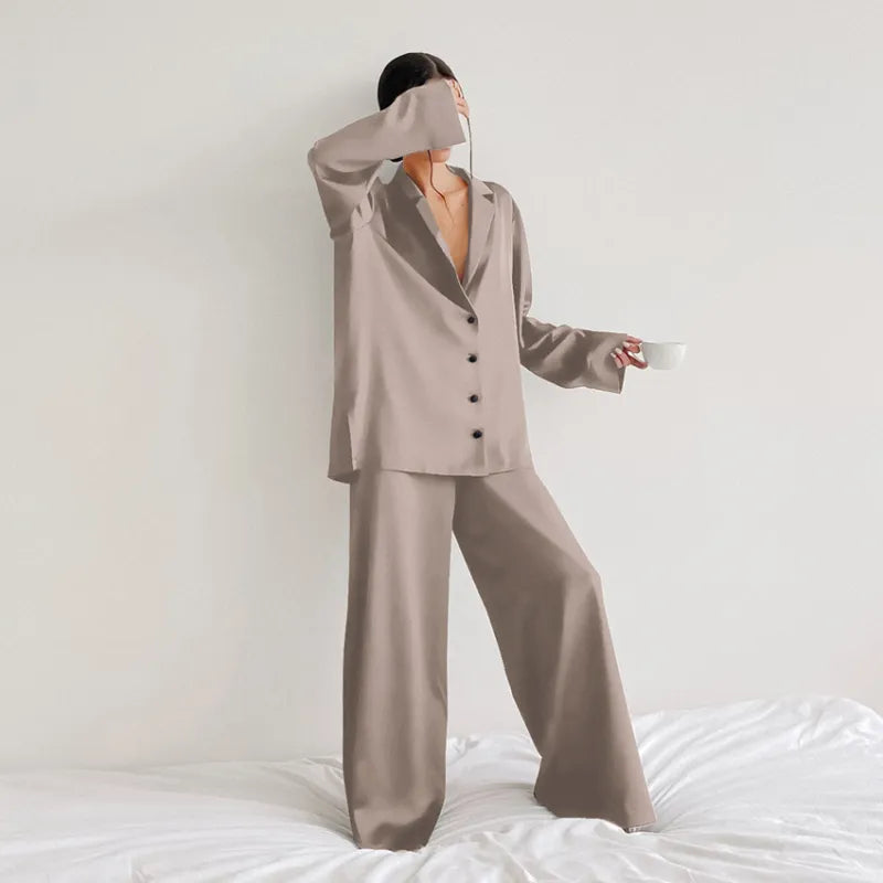 Elegant Women's Oversized Pajamas - Luxurious Comfort