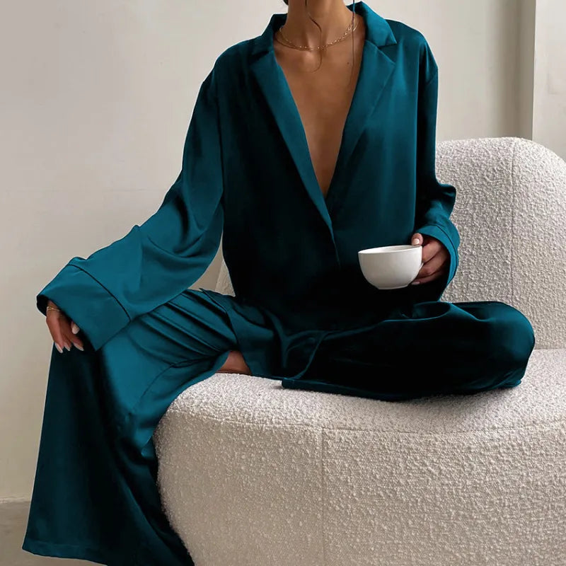 Elegant Women's Oversized Pajamas - Luxurious Comfort