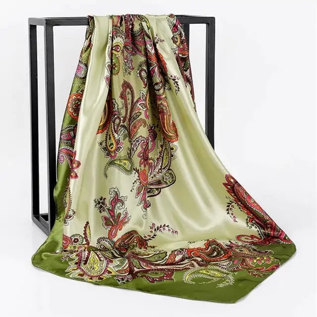 Écharpe en soie élégante pour femme - Luxueuse et polyvalente