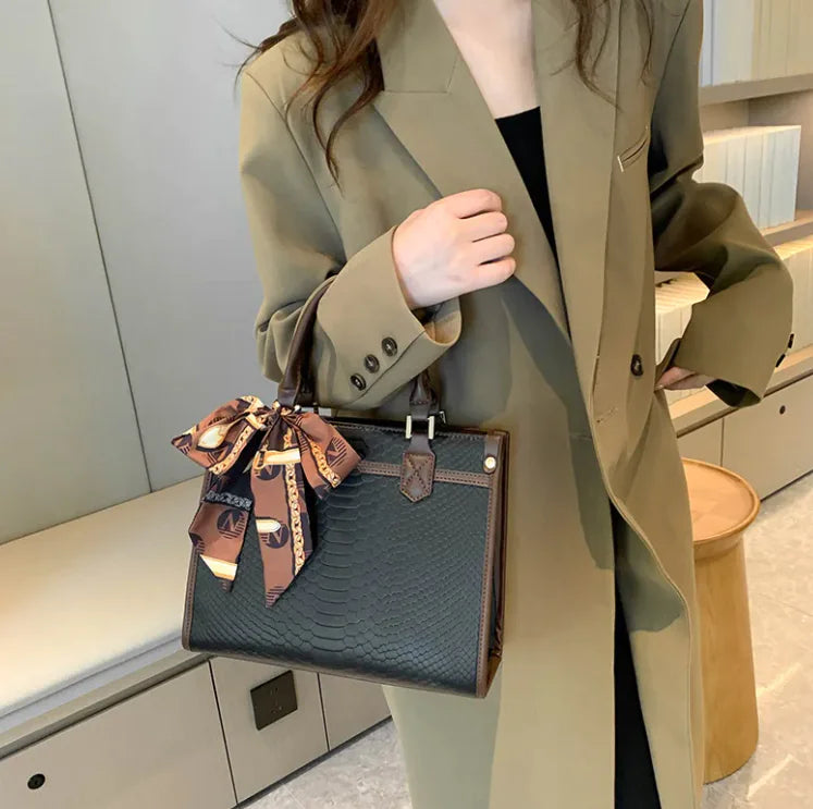Sac bandoulière chic et urbain en cuir PU
