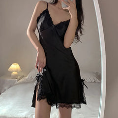 Robe de nuit en dentelle de soie élégante - Confort luxueux et style sensuel 