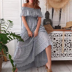 Robe swing à épaule dénudée avec bordure en volants 