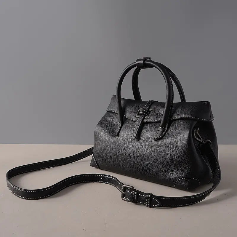 Chic Urban Shoulder Bag for Women in PU Leather