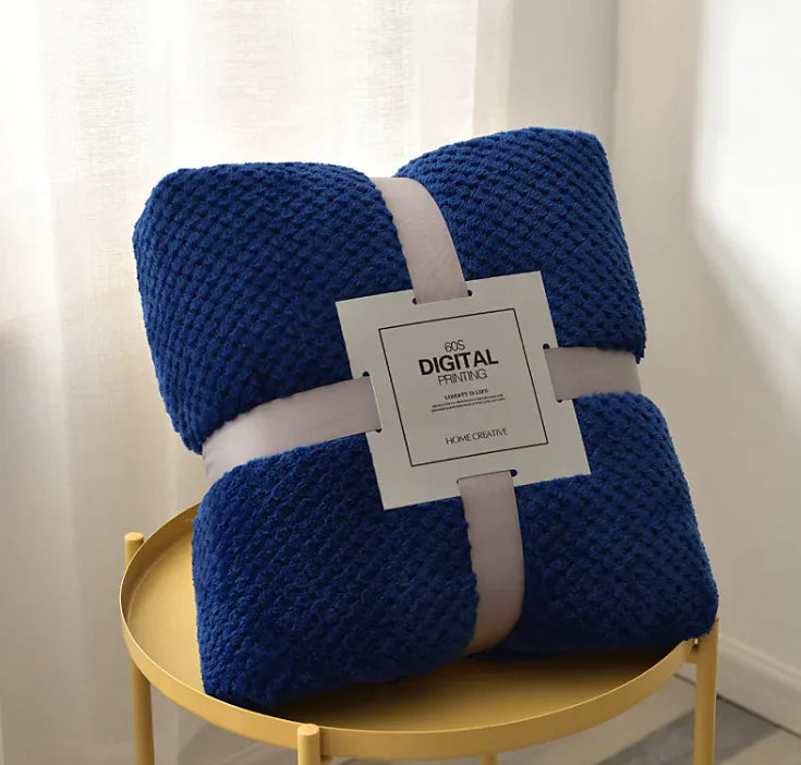 Luxurious Coral Fleece Sofa Throw – Pineapple Grid Design